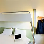 Ibis Budget Paris La Defense 2*