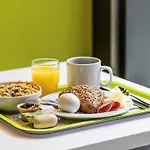 Ibis Budget Paris La Defense Κουρμπεβουά