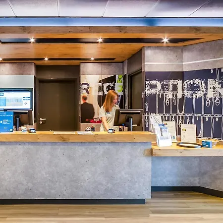 Ibis Budget Paris La Défense Hotel