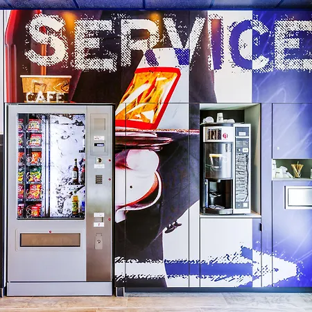 Ibis Budget Paris La Défense Hotel 2*