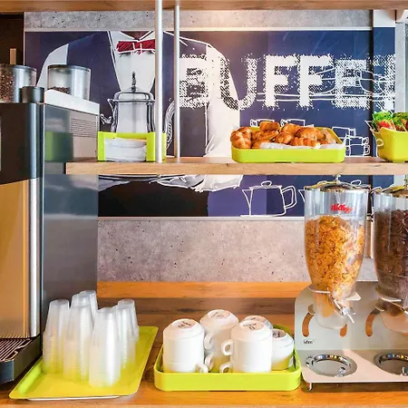 Hotel Ibis Budget Paris La Défense 2*
