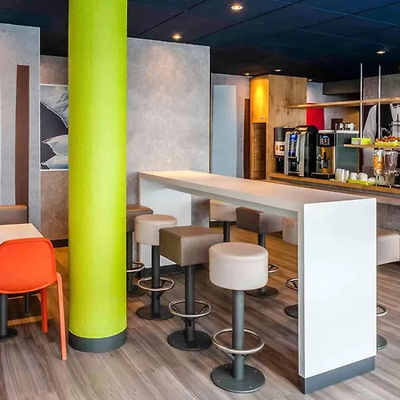 Ibis Budget Paris La Défense Hotel 2*
