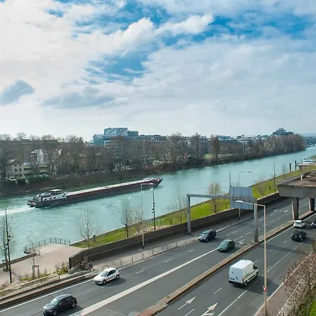 Hotel Ibis Budget Paris La Defense 2*