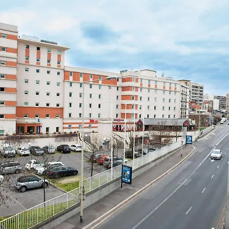 Ibis Budget Paris La Défense Hotel