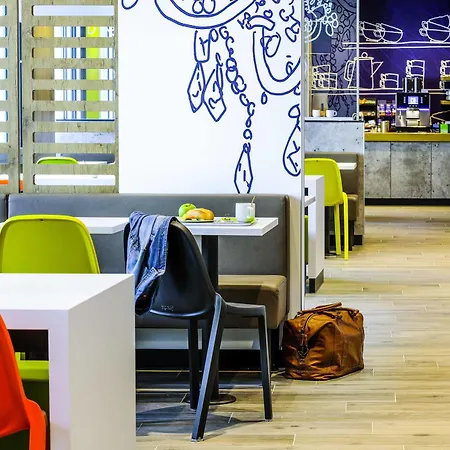 Ibis Budget Paris La Défense Hotel