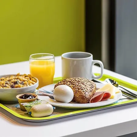 Ibis Budget Paris La Defense クルブヴォア